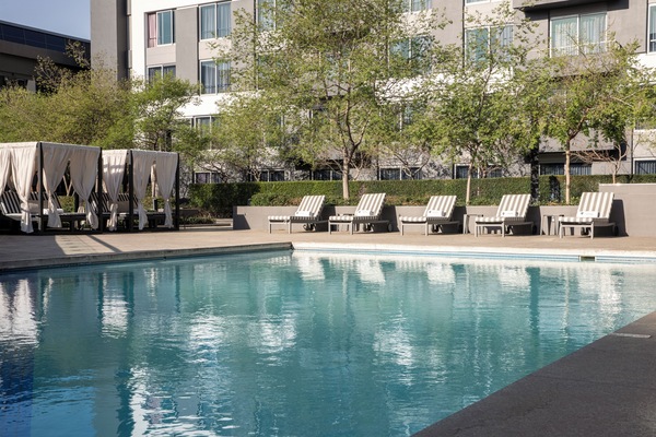 Kolam renang outdoor