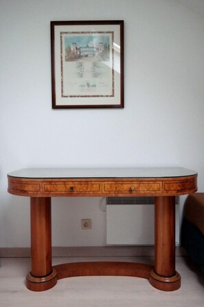 Dormitório compartilhado, em dormitório misto, banheiro compartilhado (1 Bed in a 9 Person Room) | Escrivaninha, ferros/tábuas de passar roupa, berços (sobretaxa)