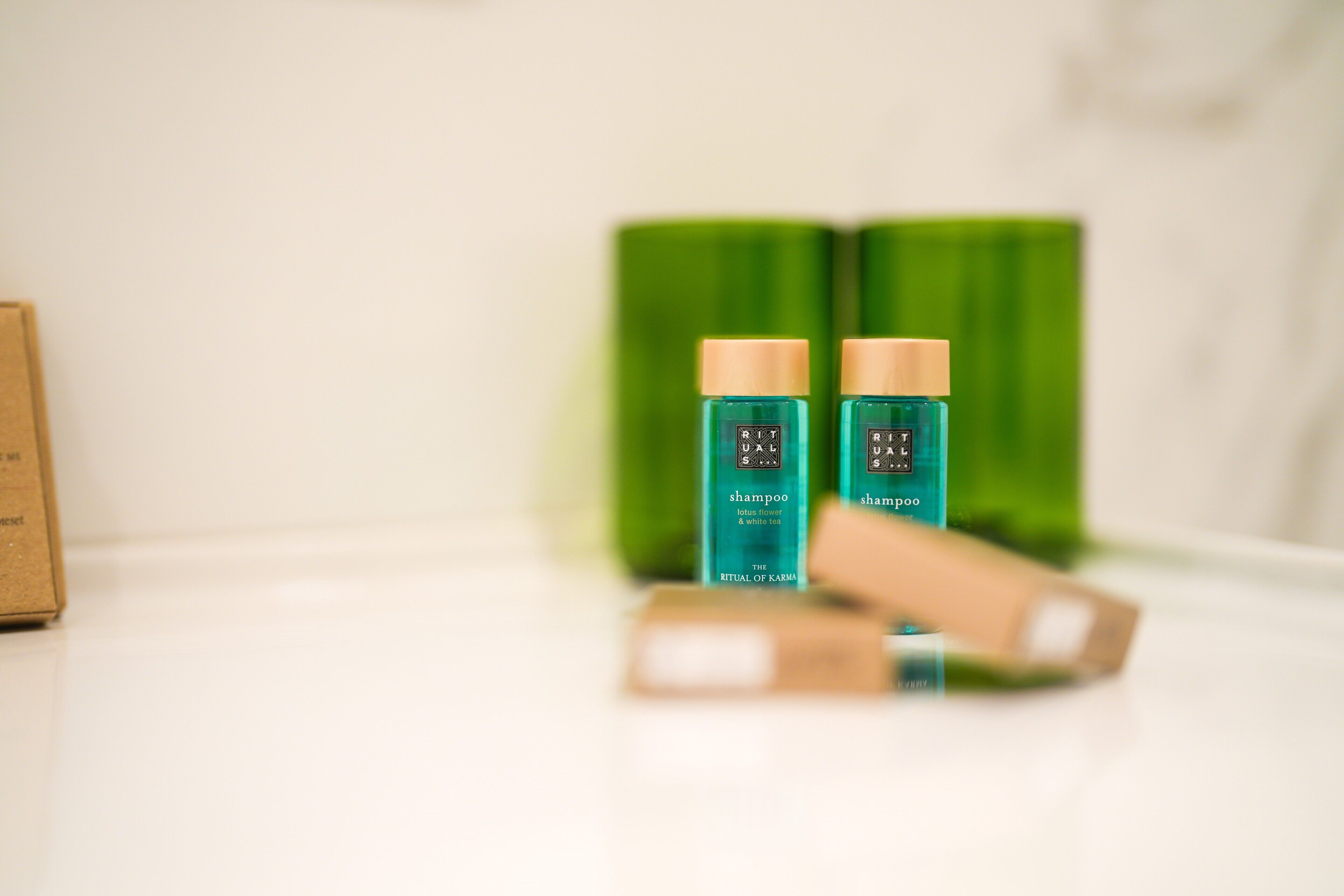 shower, rainfall showerhead, free toiletries, hair dryer