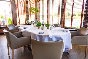 Lunch and dinner served - Hotel Restaurant Valuas (Venlo)