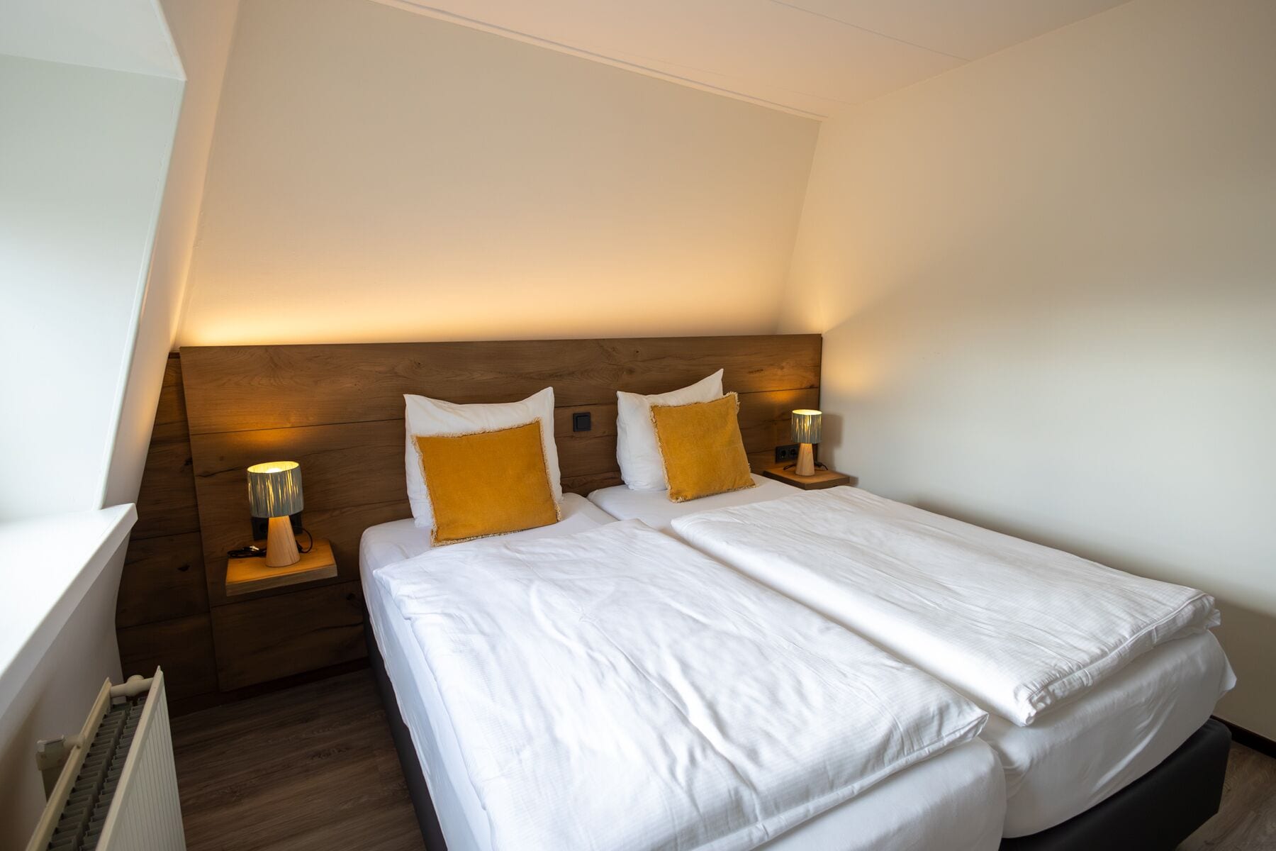 apartment, lake view | premium bedding, minibar, in-room safe, desk