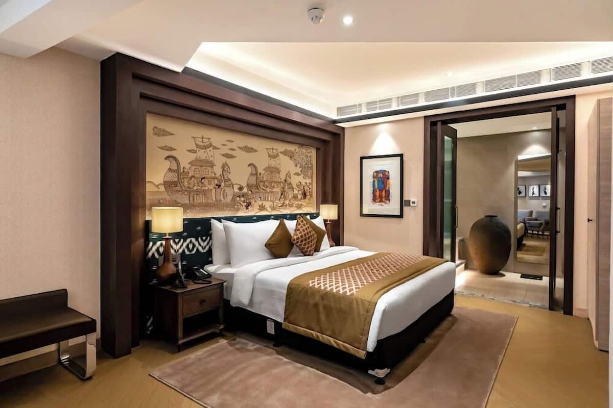 Minibar, in-room safe, desk, rollaway beds