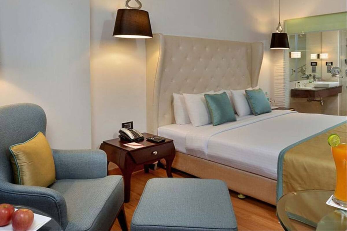 Minibar, in-room safe, desk, rollaway beds