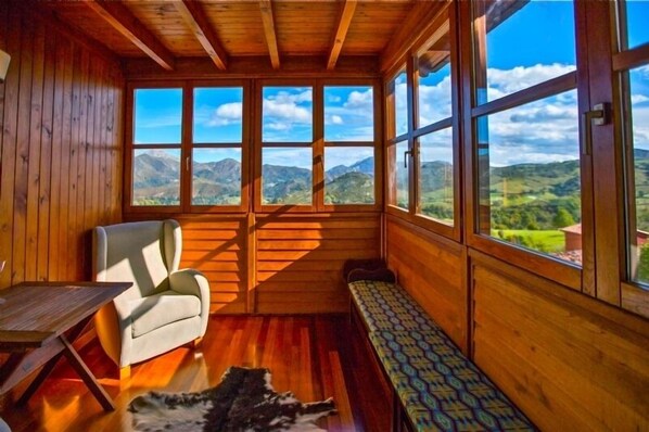 Chambre Double Supérieure, bain à remous | Vue de la chambre