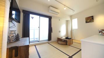 #402 | Iron/ironing board, free WiFi