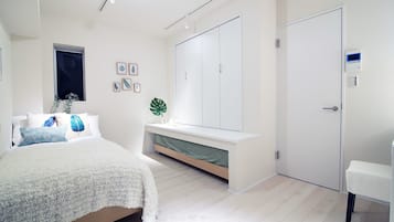 #702 | Iron/ironing board, free WiFi