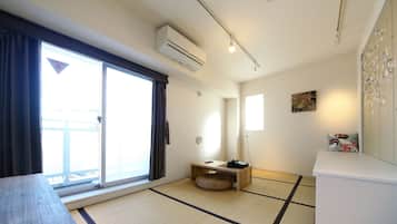 #402 | Iron/ironing board, free WiFi