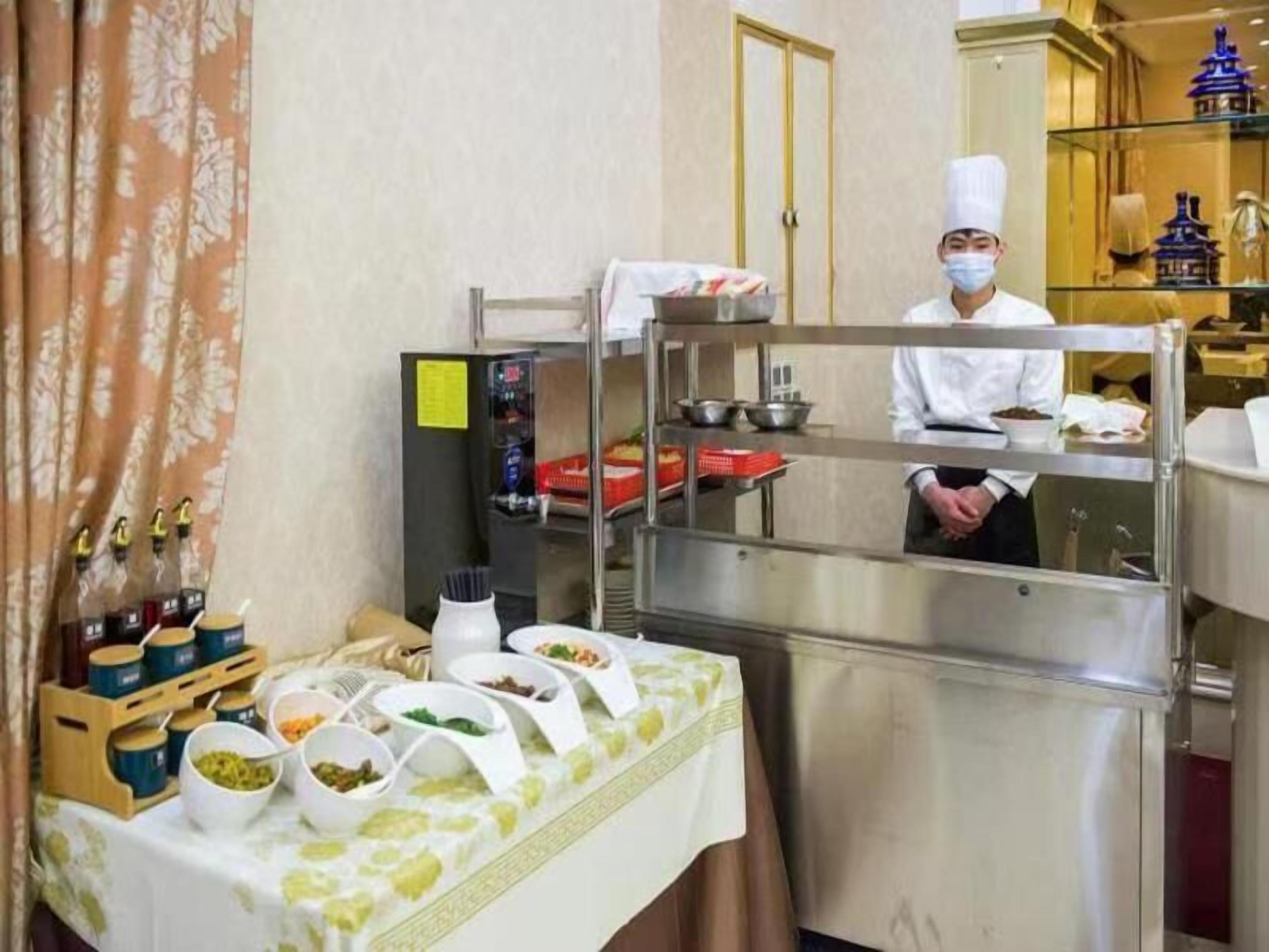 breakfast, lunch and dinner served