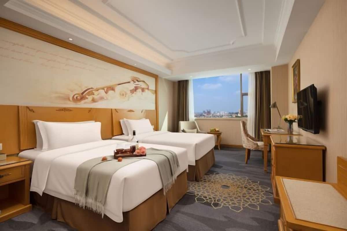 Premium bedding, in-room safe, desk, blackout curtains