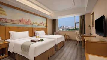 Business-værelse med 2 enkeltsenge | Premium-sengetøj, pengeskab på værelset, skrivebord