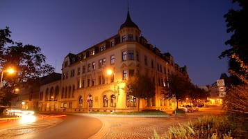 Fassade der Unterkunft – Abend/Nacht