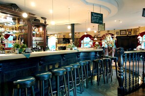 Bar (on property) - Hotel Kaiserhof (Radeberg)