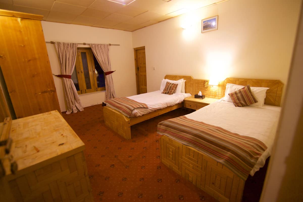 Standard Twin Room, Mountain View | 1 bedroom, minibar, desk, free WiFi