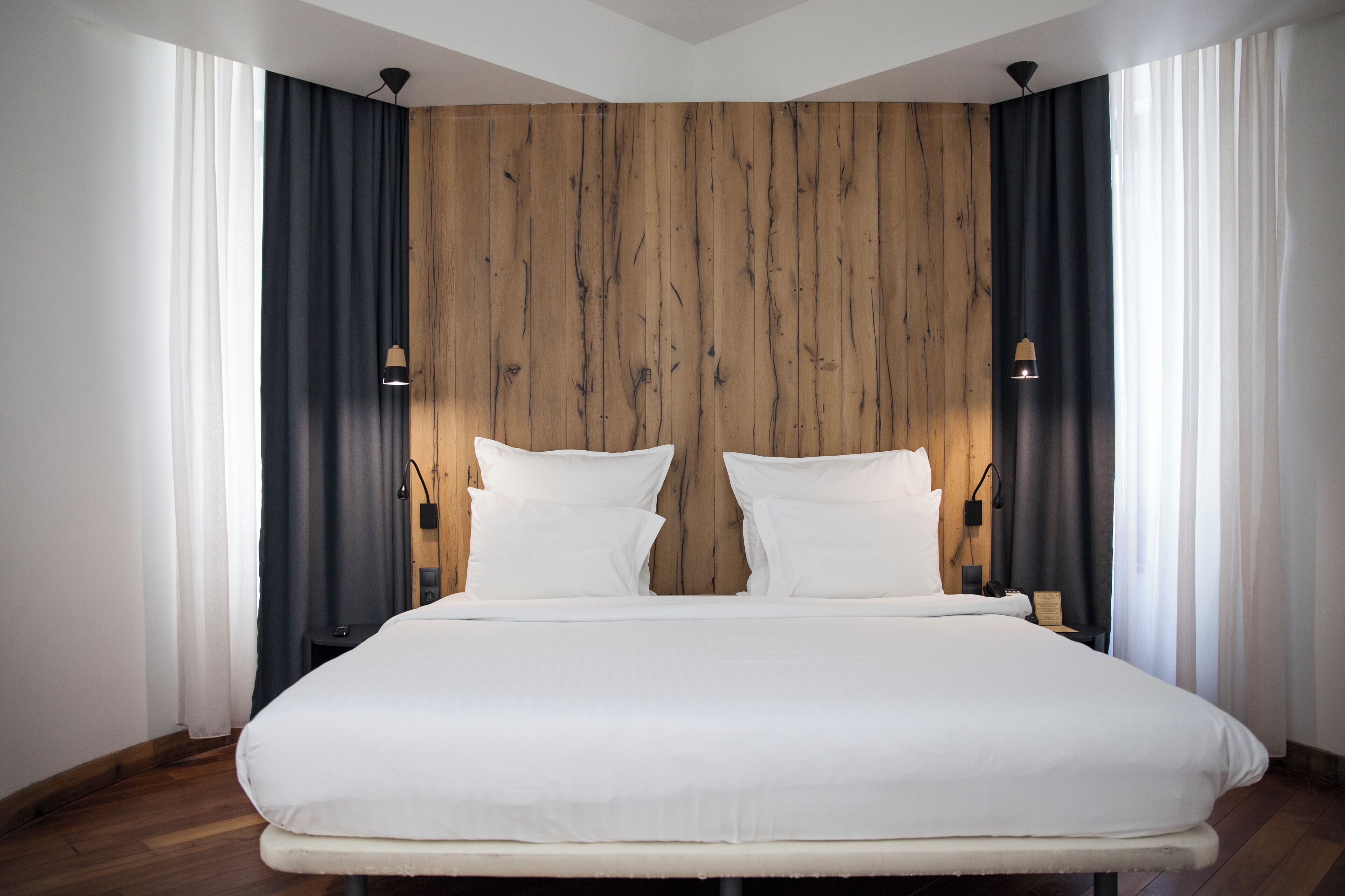 Minibar, coffres-forts dans les chambres, bureau, chambres insonorisées