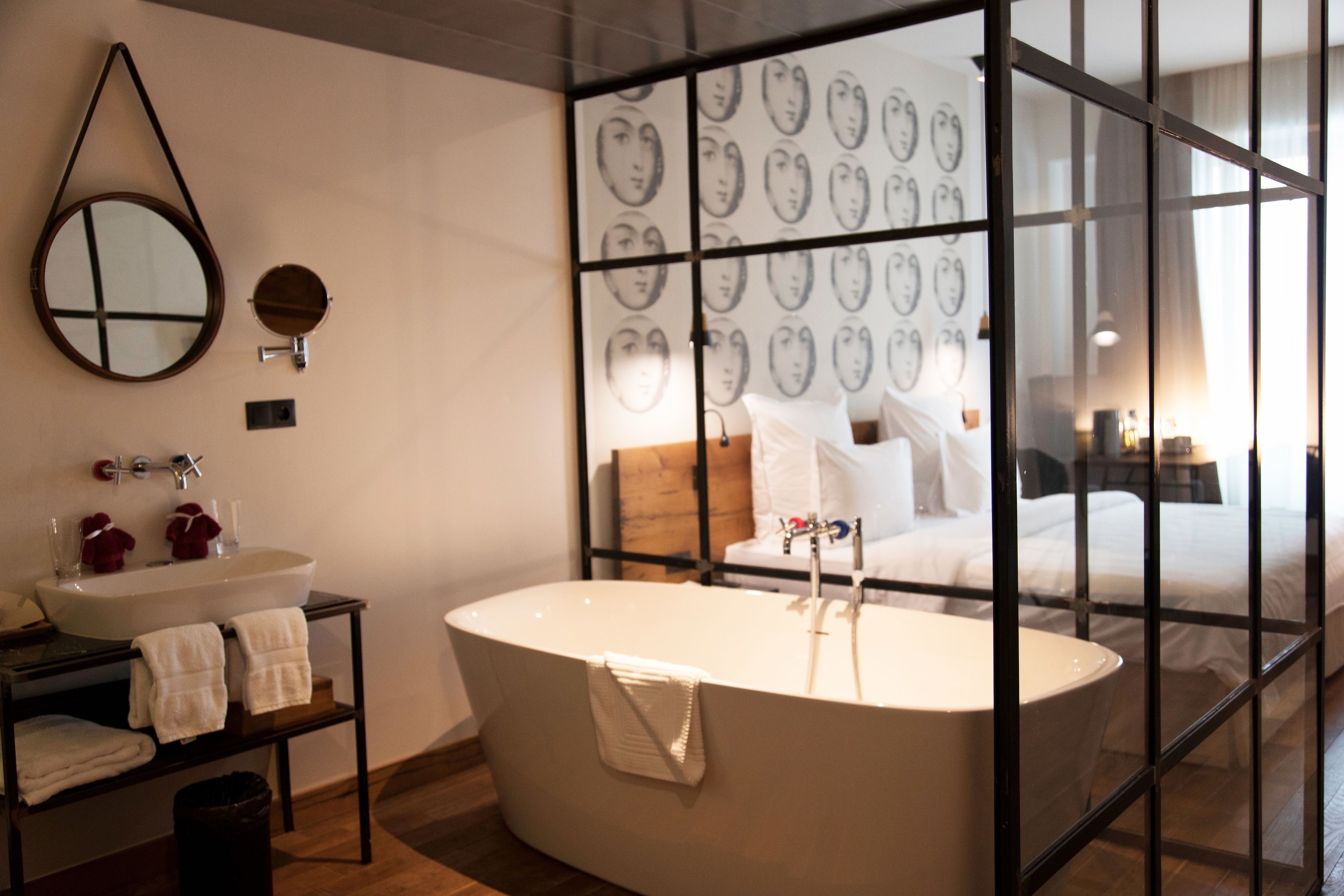 double room (relaxation room) | deep-soaking bathtub