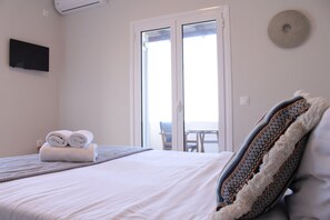 Superior Double Room, 1 King Bed, Balcony, Sea View - Villa Libertad (Santorini)