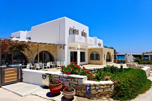 Fachada de la propiedad
