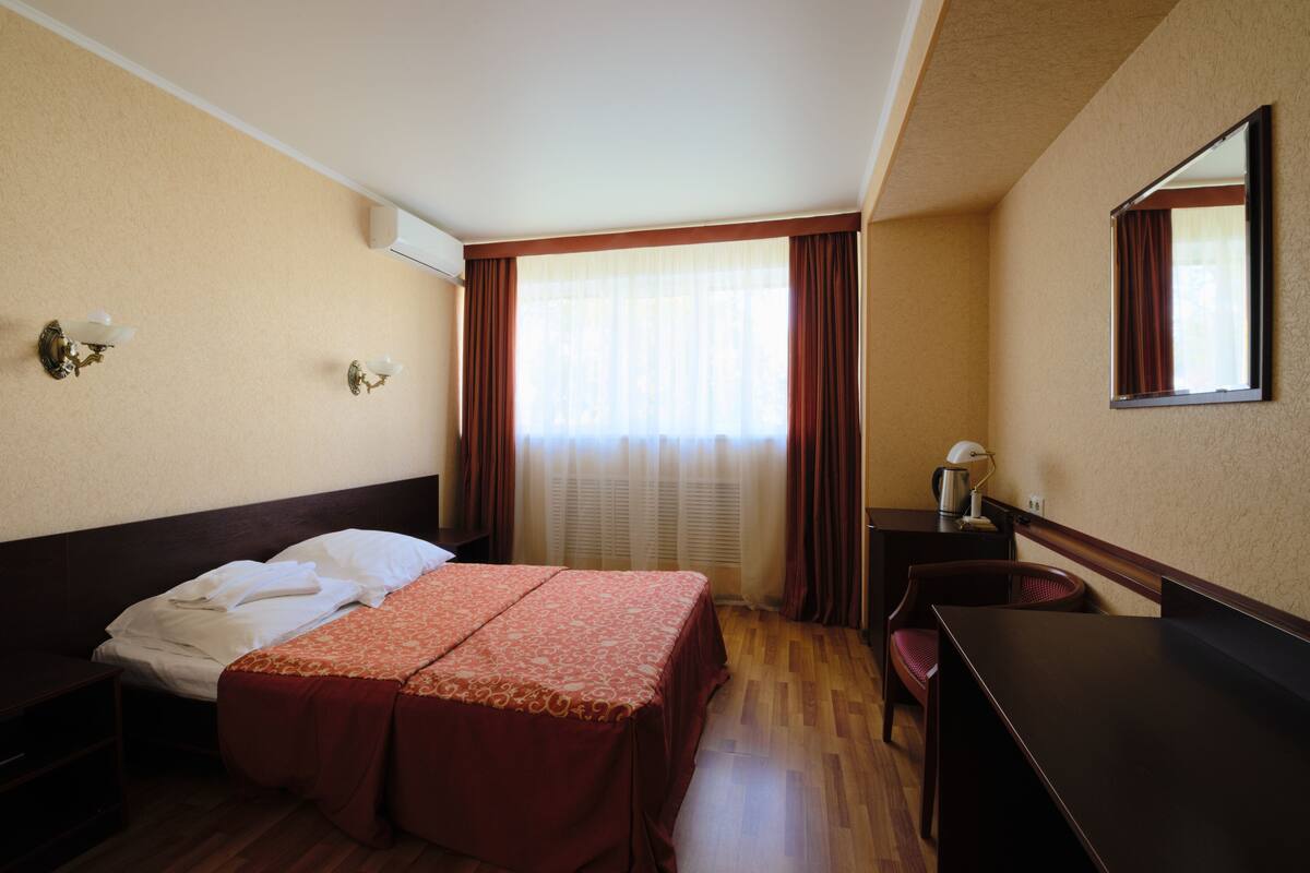 Kamar Double Standar | 1 kamar tidur dan didekorasi berbeda-beda