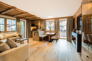 Apartment, 1 Bedroom (Up to 4ppl) | Living area