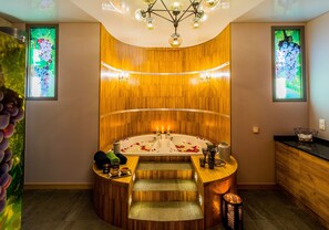 Salle de soins pour les couples, soins du corps, aromathérapie