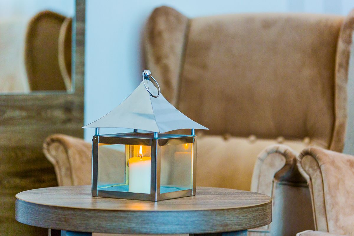 deluxe double or twin room, park view | living room