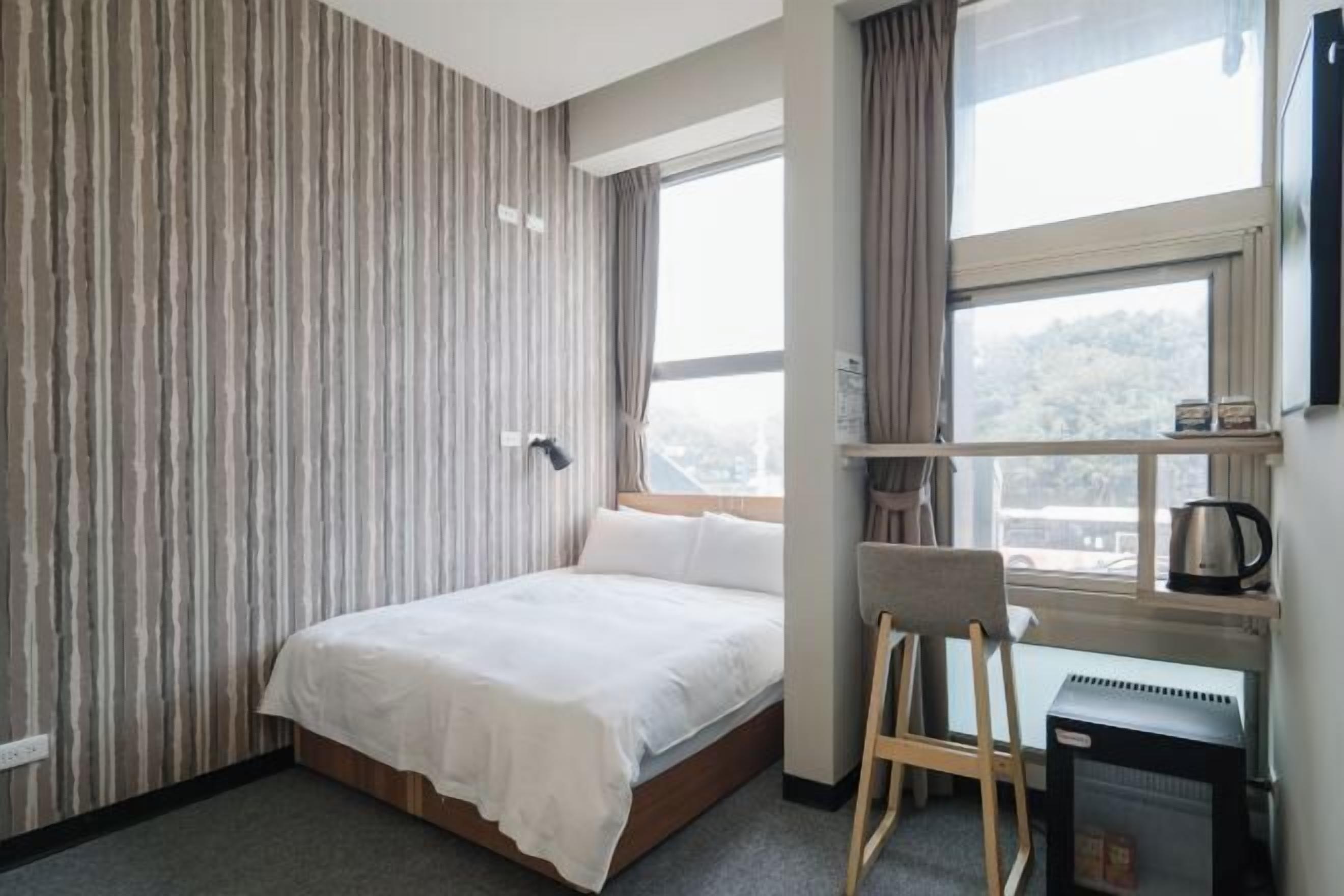 Dundyner, individuelt innredet og skrivebord for bærbar PC