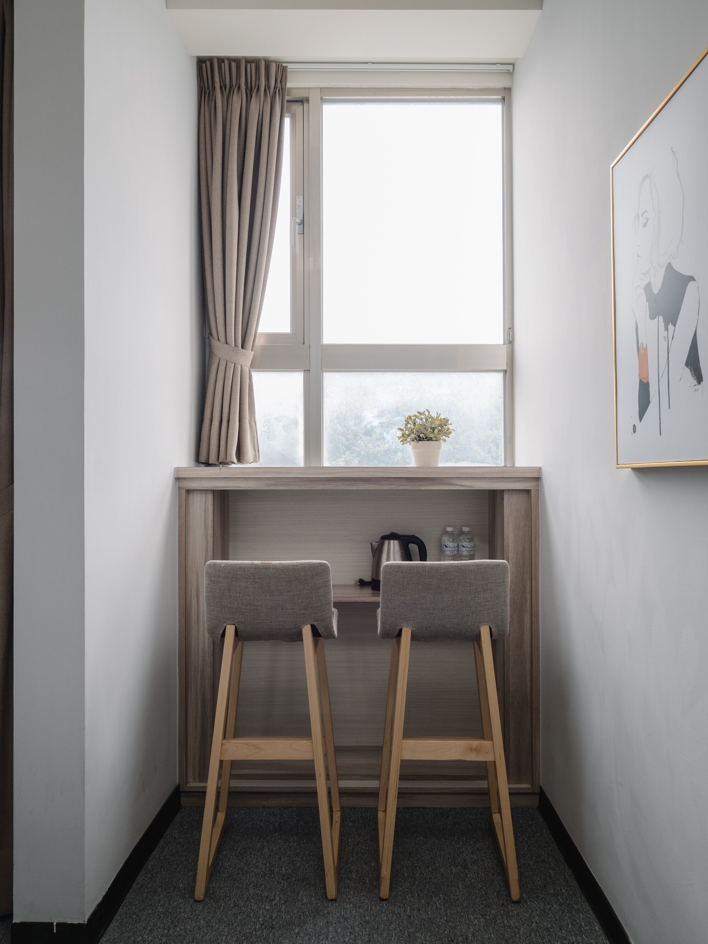 standard double room, 1 double bed, city view | in-room dining