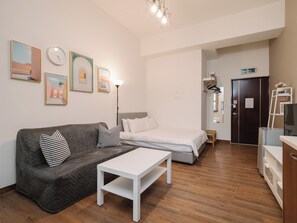 Phòng 2 giường đơn phong cách cổ điển, 1 phòng ngủ, có phòng tắm riêng | Chăn bông, trang bị nội thất với thiết kế riêng biệt 