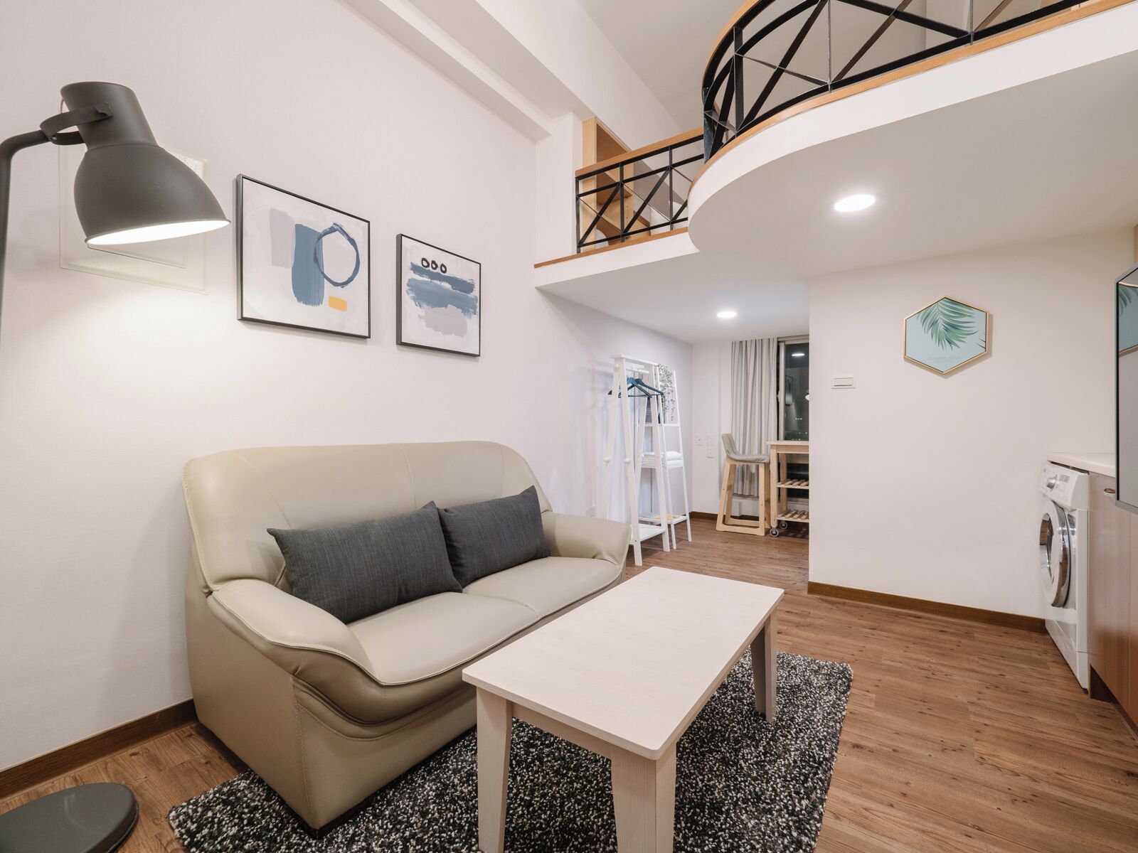 signature duplex | living area | 32-inch led tv with cable channels, tv