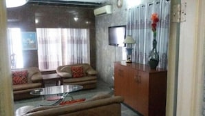 Superior Room | Living room - Starking Suites (Port Harcourt)
