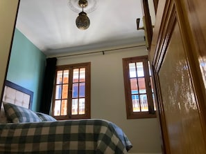 2 habitaciones, cortinas blackout y wifi gratis 
