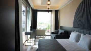 Tremannsrom – deluxe | Sengetøy i egyptisk bomull, sengetøy av topp kvalitet og minibar