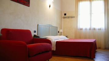 Studio – standard, tekjøkken | Safe på rommet, skrivebord, lydisolert og wi-fi (inkludert)