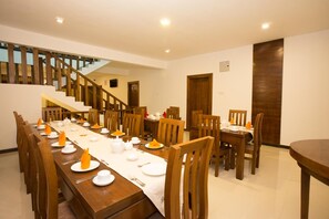 Restaurant - Grand Camellia (Nuwara Eliya)
