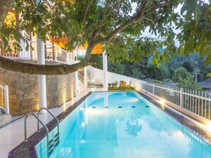 Outdoor pool - Orchid Villa Kandy (Kandy)