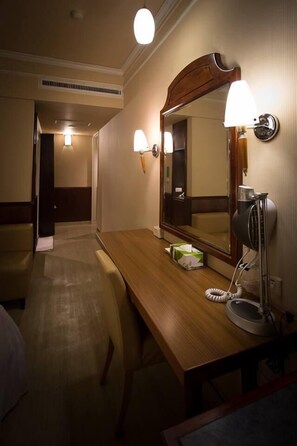 Desk, blackout drapes, soundproofing, free WiFi