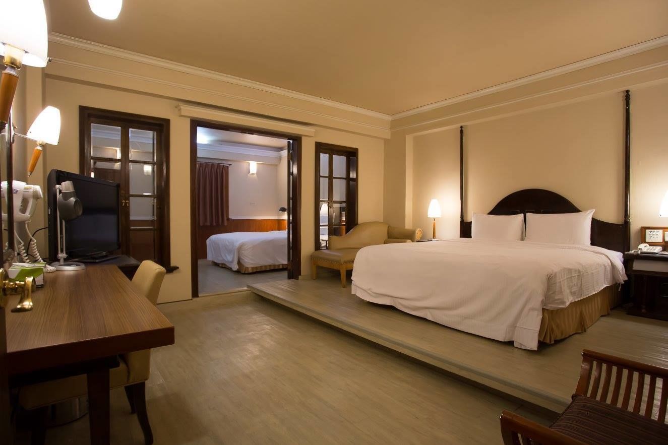 Quadruple Room | Desk, blackout drapes, soundproofing, free WiFi