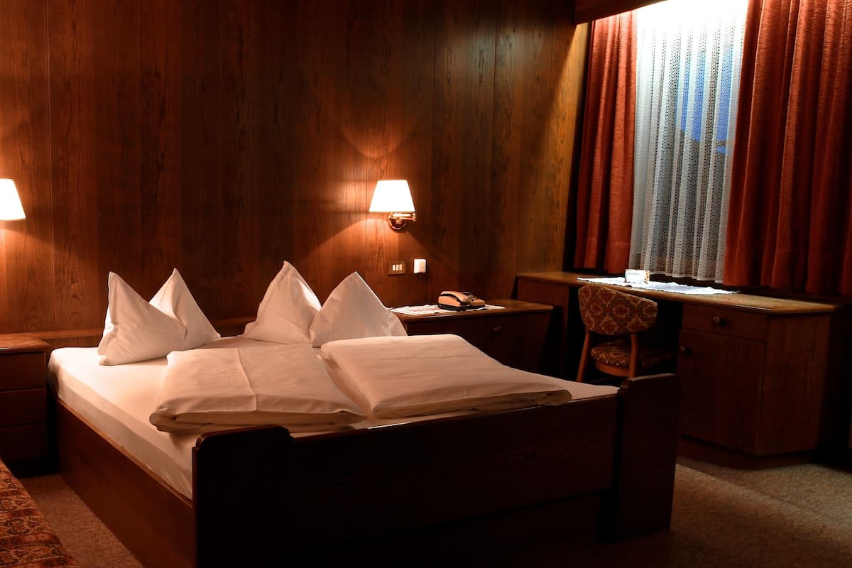 Een kluis op de kamer, gratis babybedden, gratis wifi, beddengoed