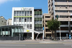 Front of property - Let’s Hostel (Kaohsiung)
