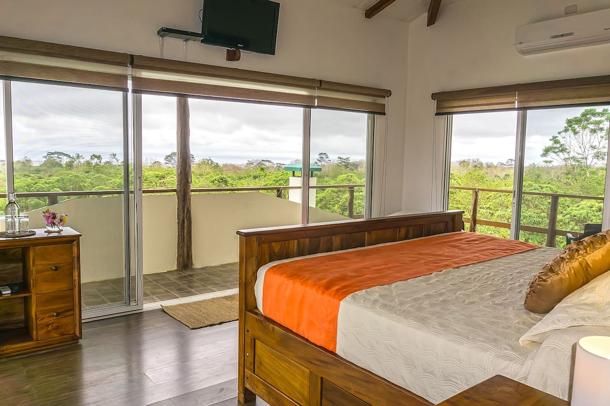 in-room safe, individually decorated, individually furnished