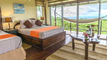 Caja de seguridad en la habitación y decoración personalizada