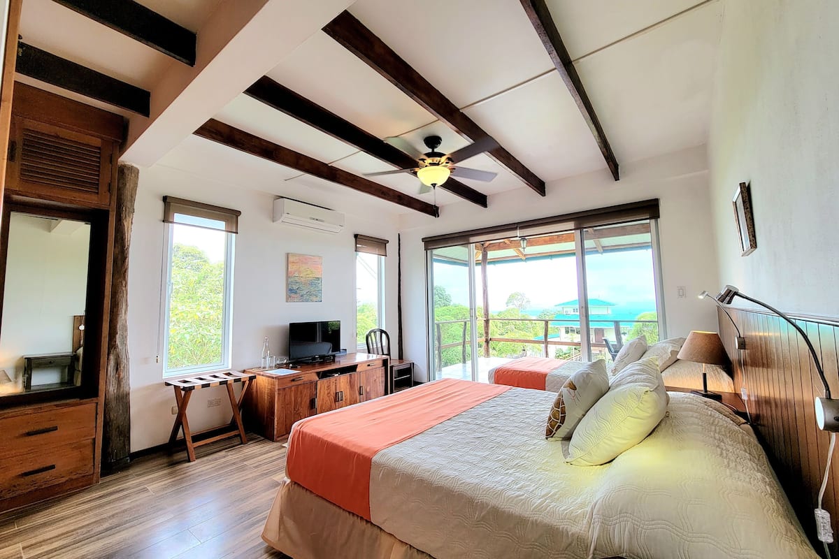 deluxe double room | in-room safe, individually decorated, individually furnished