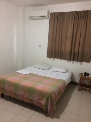 Double Room | Iron/ironing board, free WiFi