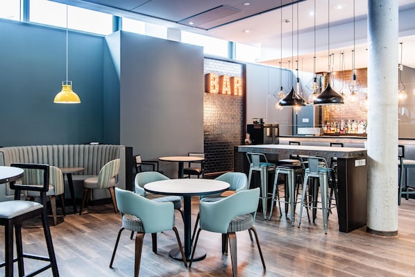 Lobby - Premier Inn Hannover City University (Hannover)