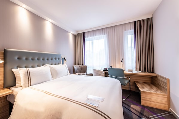 Standard Double Room | In-room safe, soundproofing, iron/ironing board, free WiFi