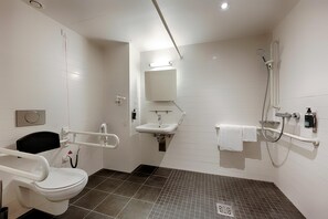 Double Room, Roll-in Shower | Accessible bathroom - Premier Inn Hannover City University (Hannover)