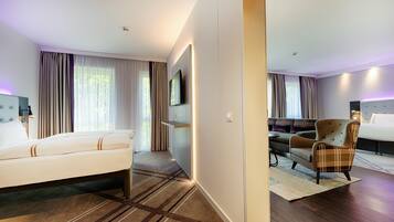 Standard-Vierbettzimmer | Zimmersafe, schallisolierte Zimmer, Bügeleisen/Bügelbrett