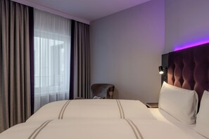 Double Room, Mobility Accessible (Barrier Free Room) | In-room safe, soundproofing, iron/ironing board, free WiFi - Premier Inn Hannover City University (Hannover)