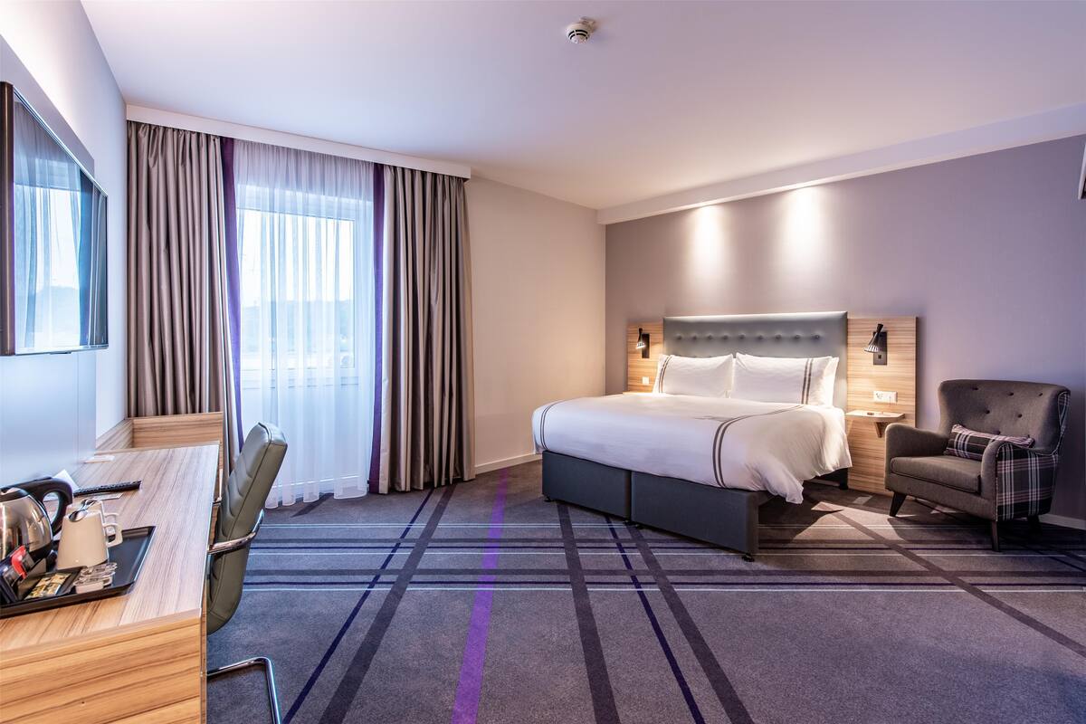 Chambre Double, douche accessible en fauteuil roulant