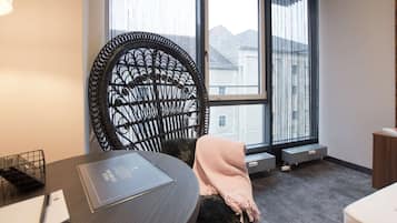 Minibar, in-room safe, desk, soundproofing